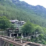 Bar-restaurant-hotel River Hotel