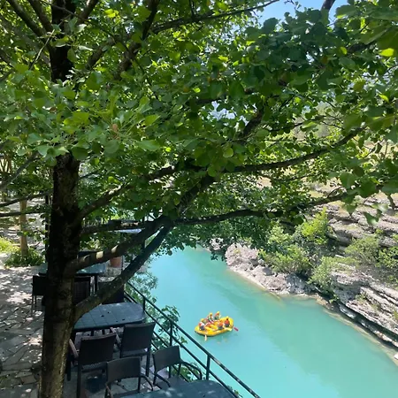 Bar-restaurant-hotel River 4* Kelcyre