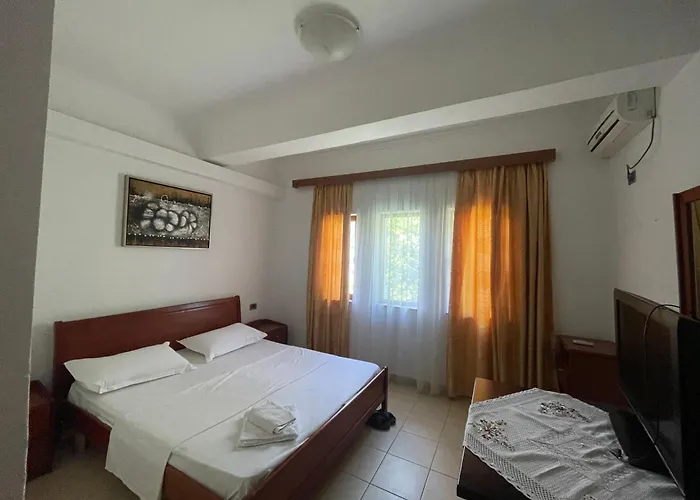 Bar-restaurant-hotel River Hotel Kelcyre