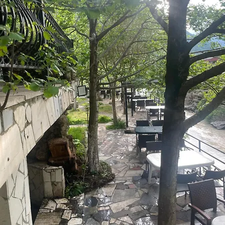 Hotel River