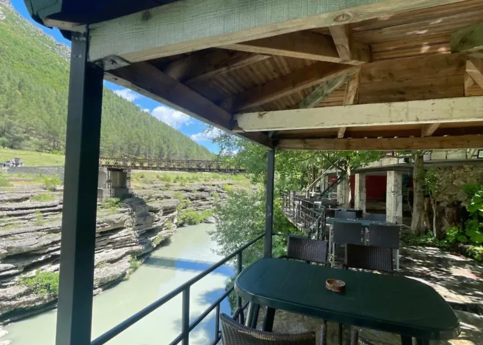 Bar-restaurant-hotel River 4* Kelcyre