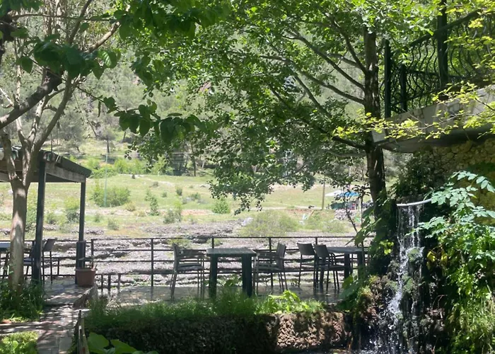 Bar-restaurant-hotel River Kelcyre