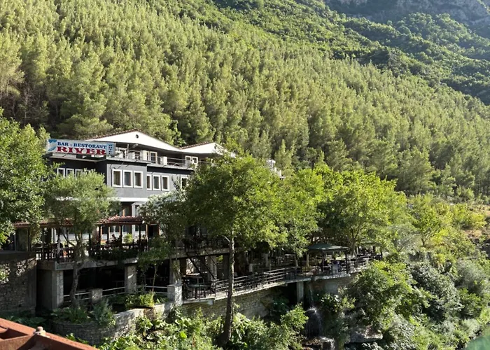 Hotel Bar-restaurant-hotel River 4*